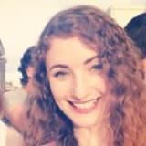 Headshot of Sarah Chen, Director de Revenue at Lumina Hotel Group